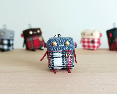 ロボchi14号デニム×赤チェック マスコット┃ ロボット ぬいぐるみ
