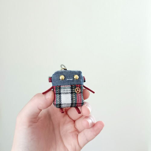 ロボchi14号デニム×赤チェック マスコット┃ ロボット ぬいぐるみ