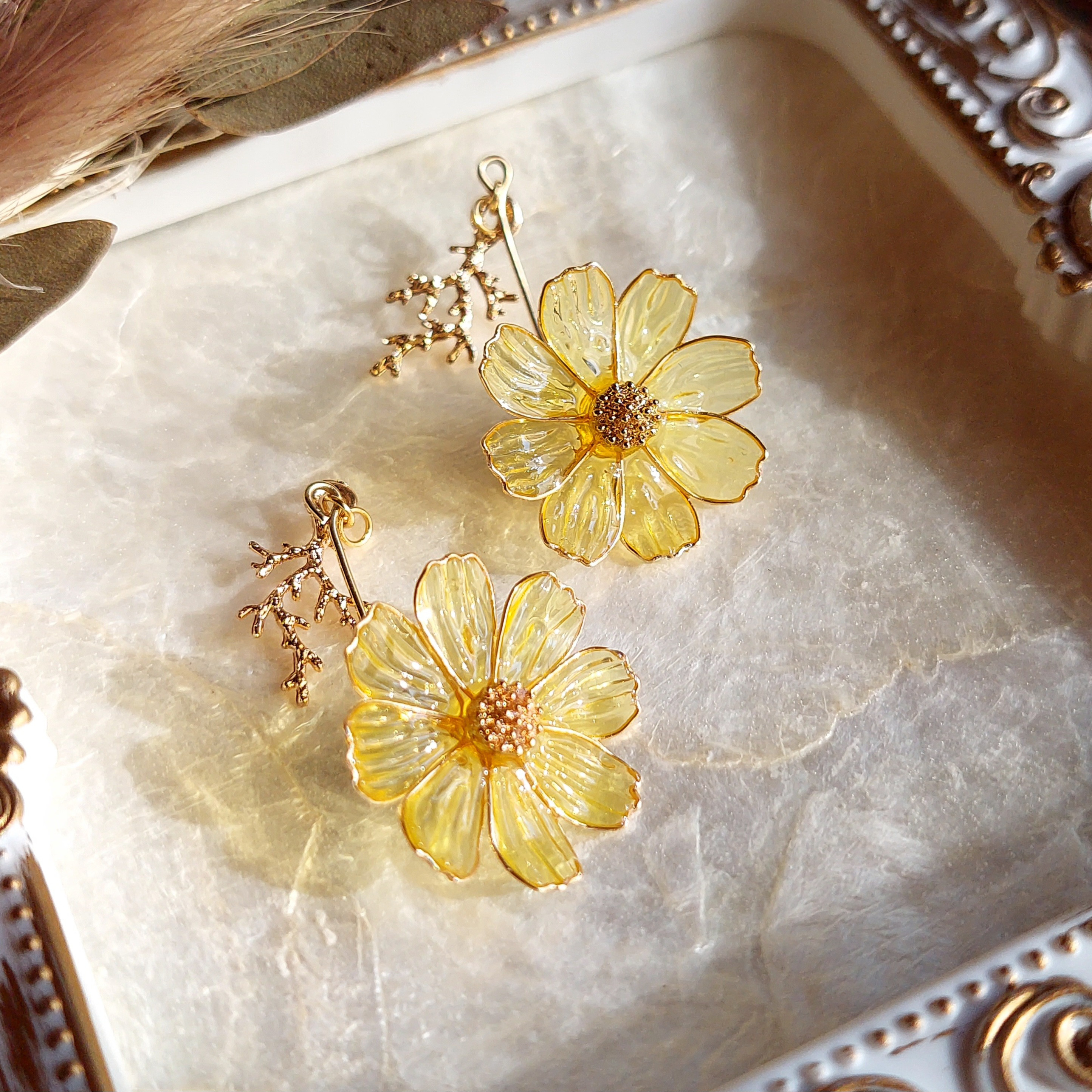 【憂う庭 - コスモス(サニーイエロー)】   ピアス/イヤリング  秋桜 花 黄 キバナ cosmos 秋 オータム