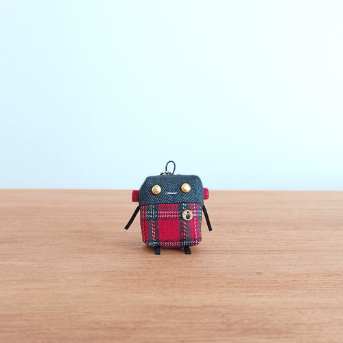 ロボchi13号デニム×赤チェック マスコット┃ ロボット ぬいぐるみ
