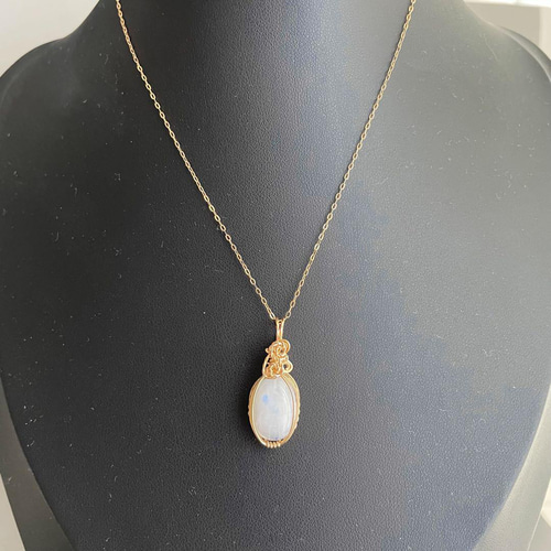 らほな☺︎ 2点作品☆ 枠レインボームーンストーン14kgfネックレストップ らほな☺︎ 2点作品☆ 枠レインボームーンストーン14kgf