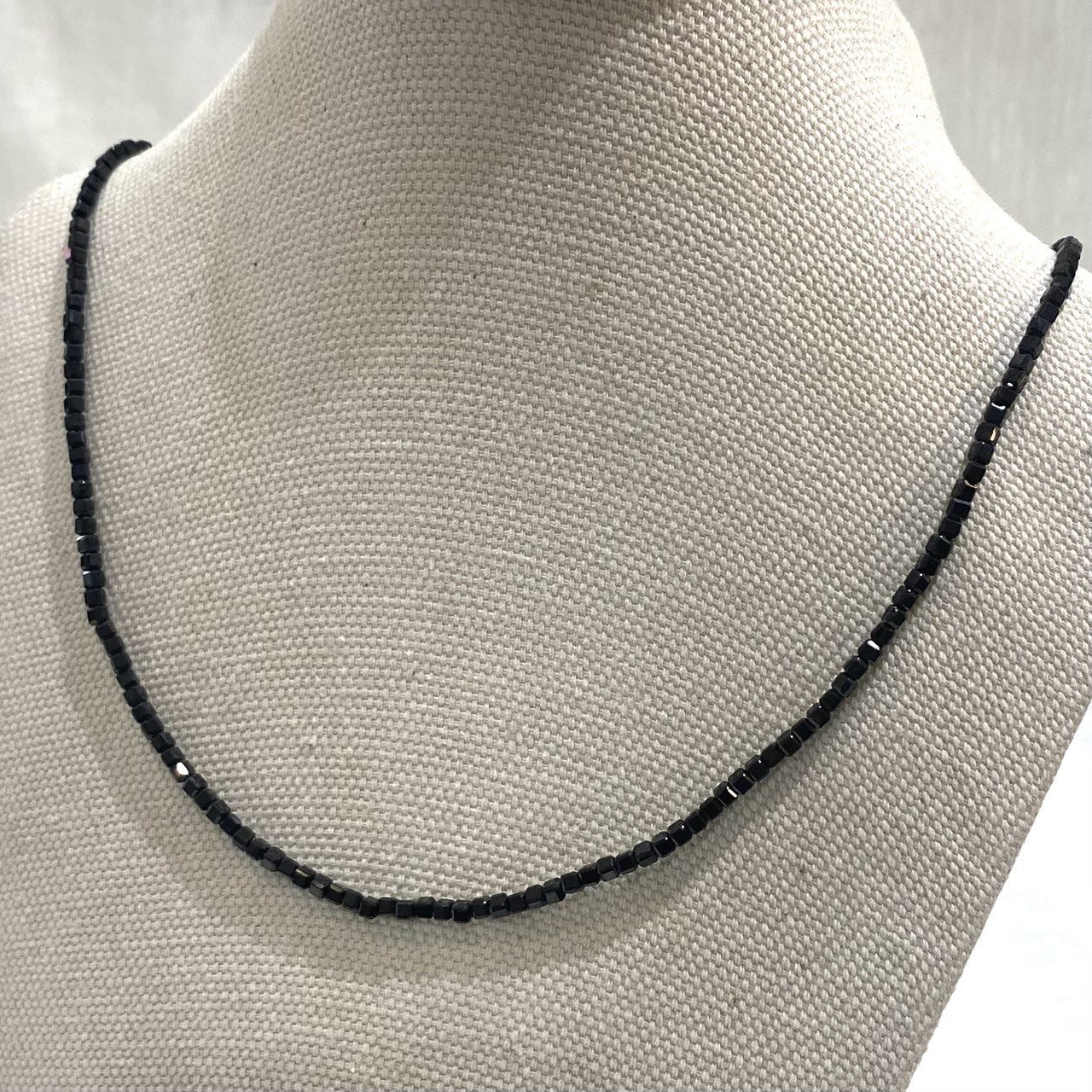 天然石 ブラックスピネル【14K GOLD FILLED】NB176 2X2mm キューブネックレス40cm 14KGF