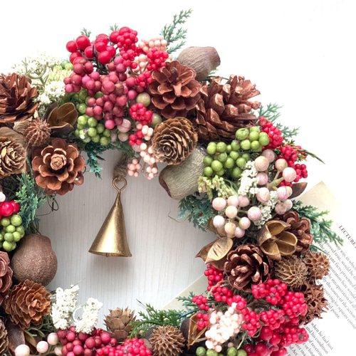 木の実とベリーのリース　秋のリース＊* 木の実とベリーのリース 秋 冬 クリスマス シーズンリース