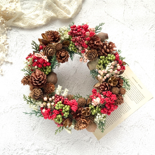 木の実とベリーのリース 秋 冬 クリスマス シーズンリース 壁掛け