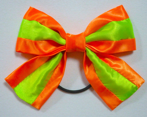 ハロウィンカラー☆オレンジ×ブラックサテン綿入り花型ヘアゴムꗯ̤̮