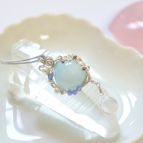 天然石アイスラリマーと水晶のワイヤージュエリーネックレス