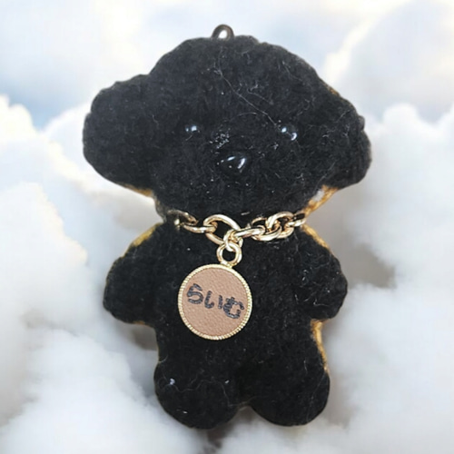 羊毛フェルトハネーム入りプードルキーホルダーヌメ革.ハンドメイド