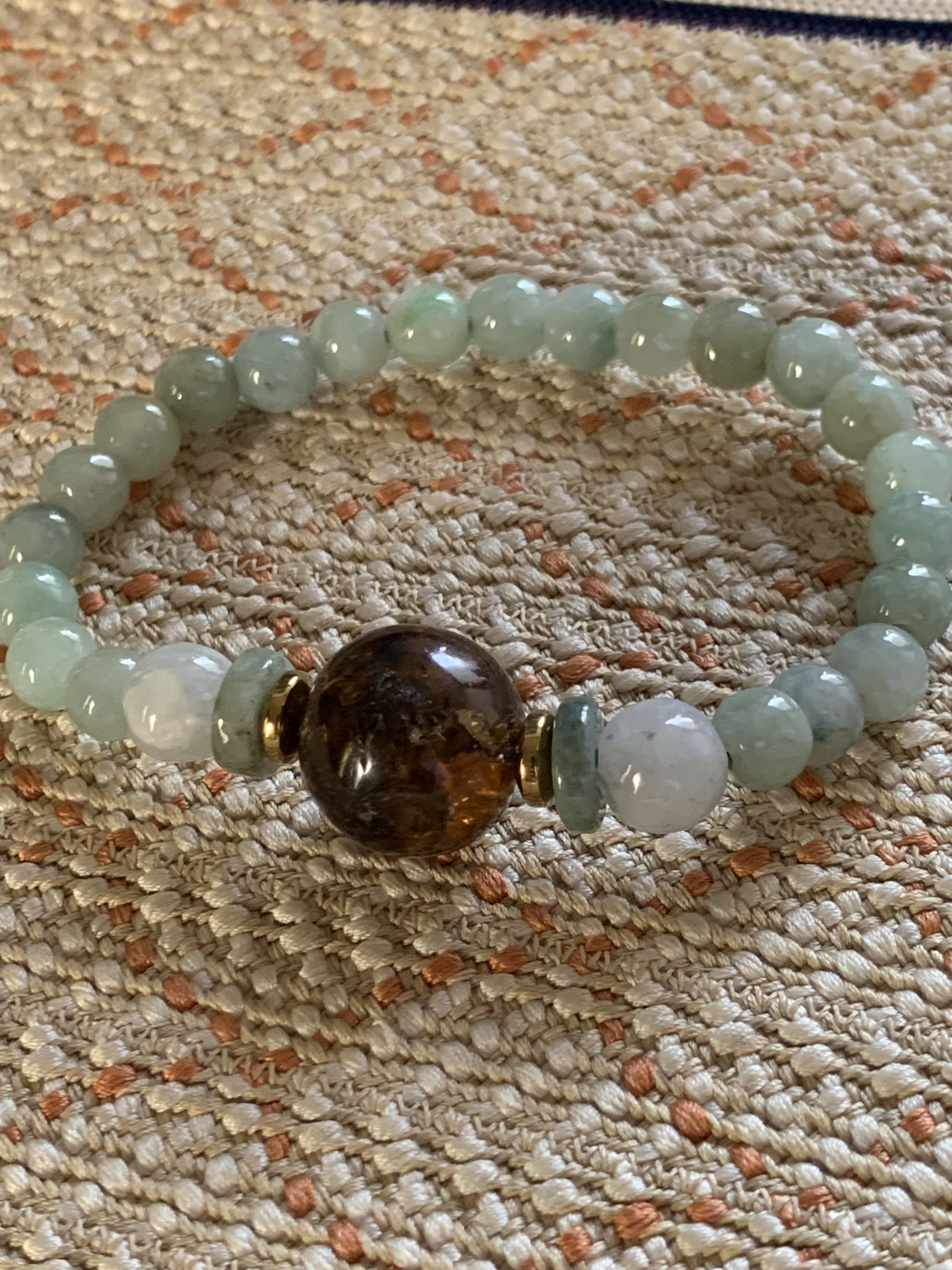 幻の琥珀 飴色ミャンマー産バーマナイトとミャンマー翡翠のブレスレット