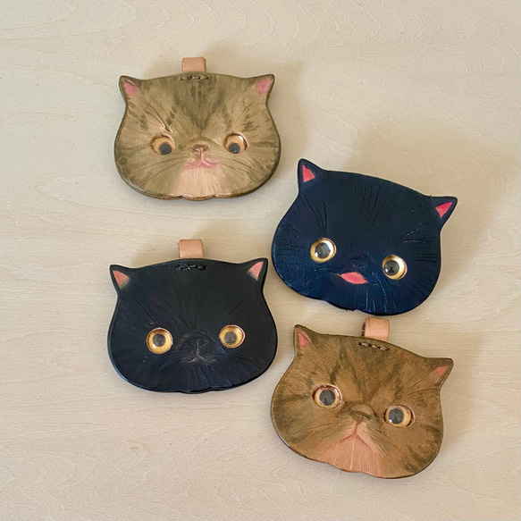『オーダーメイド作品』猫モチーフ うちの子オーダー】手描きヌメ革•猫の顔型キーホルダー｜そっくり制作
