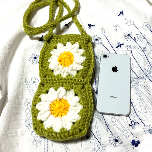 ハンドメイド スマホショルダー 黄緑 もこもこ花びら スマホポシェット