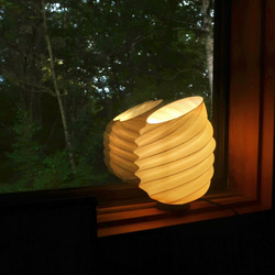 テーブルランプ / 照明ギフト / 3dプリント製照明 / Table Lamp SHELL 2枚目の画像