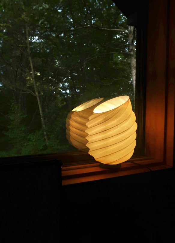 テーブルランプ / 照明ギフト / 3dプリント製照明 / Table Lamp SHELL 2枚目の画像
