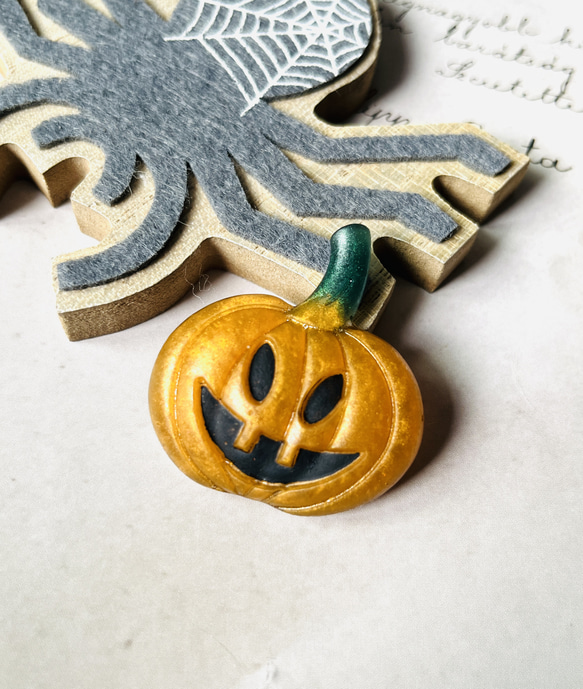 ジャックオーランタン　かぼちゃの帯留め　秋　紅葉の季節　ハロウィン　ブローチに変更可能 2枚目の画像