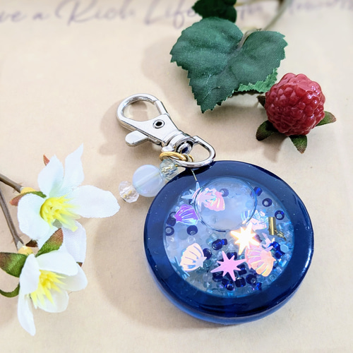 レジンシェイカー*海*キーホルダー レジン・樹脂 さっちゃん