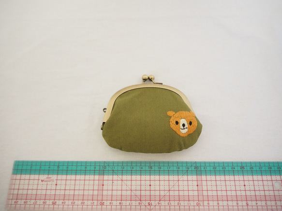 手刺繍くまのぺたんこがまぐちコインケース≪b-1≫ 2枚目の画像