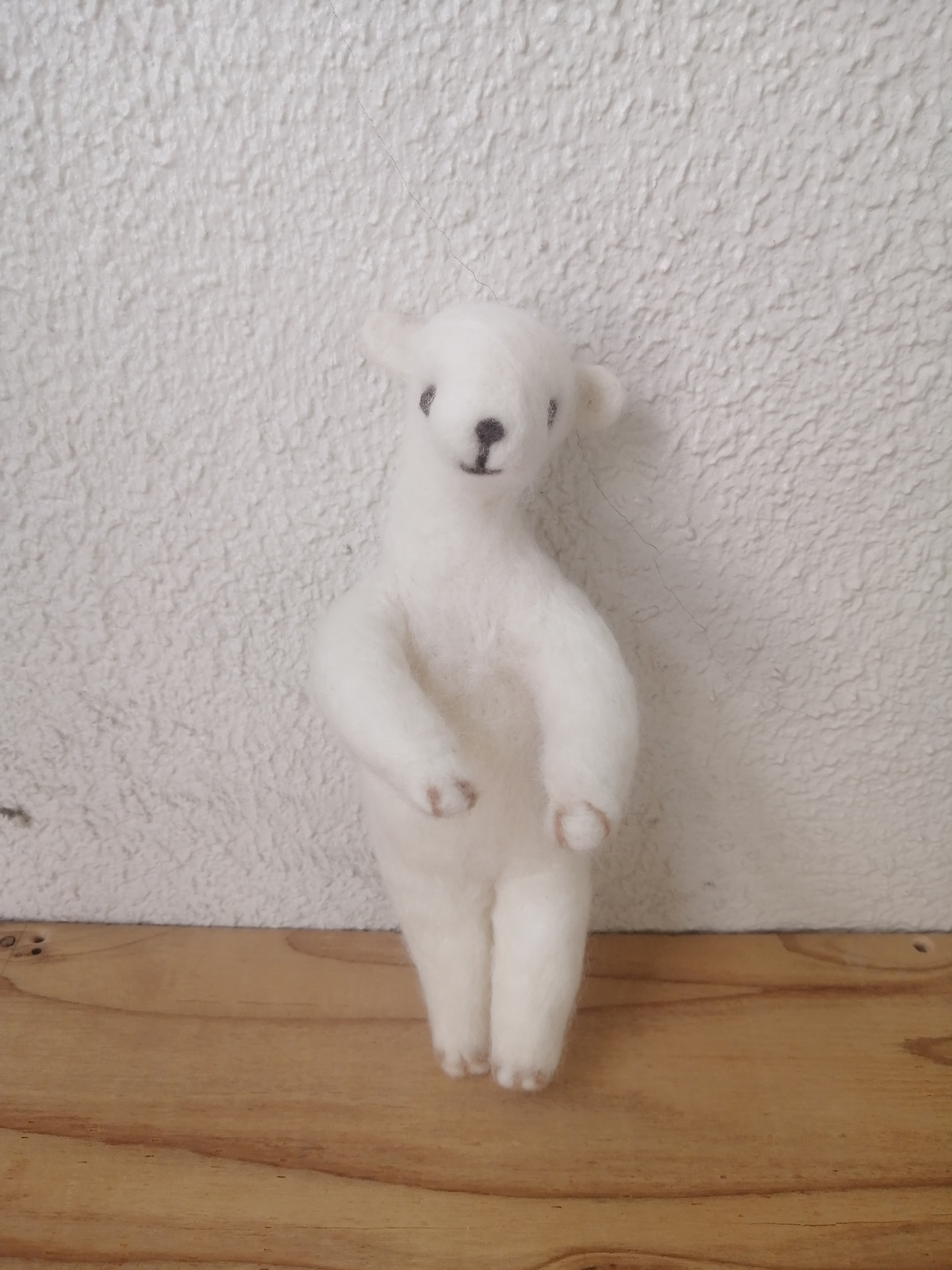 羊毛フェルトのしろくま 羊毛フェルト マナウヲ（てんめのながや