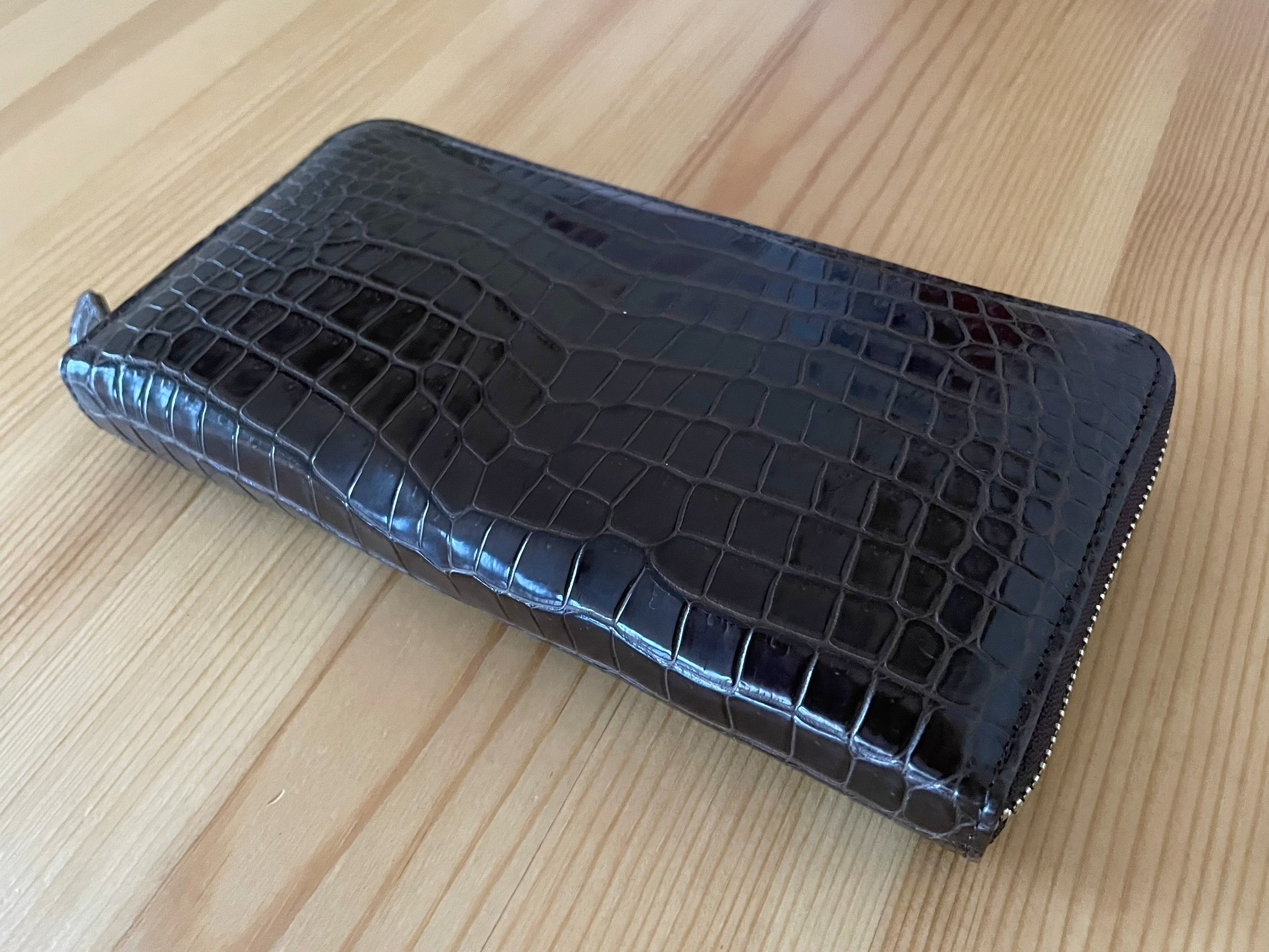 日本の職人が作った　スモールクロコダイル（ポロサス）　ラウンドファスナーウォレット　ブラウン　送料無料