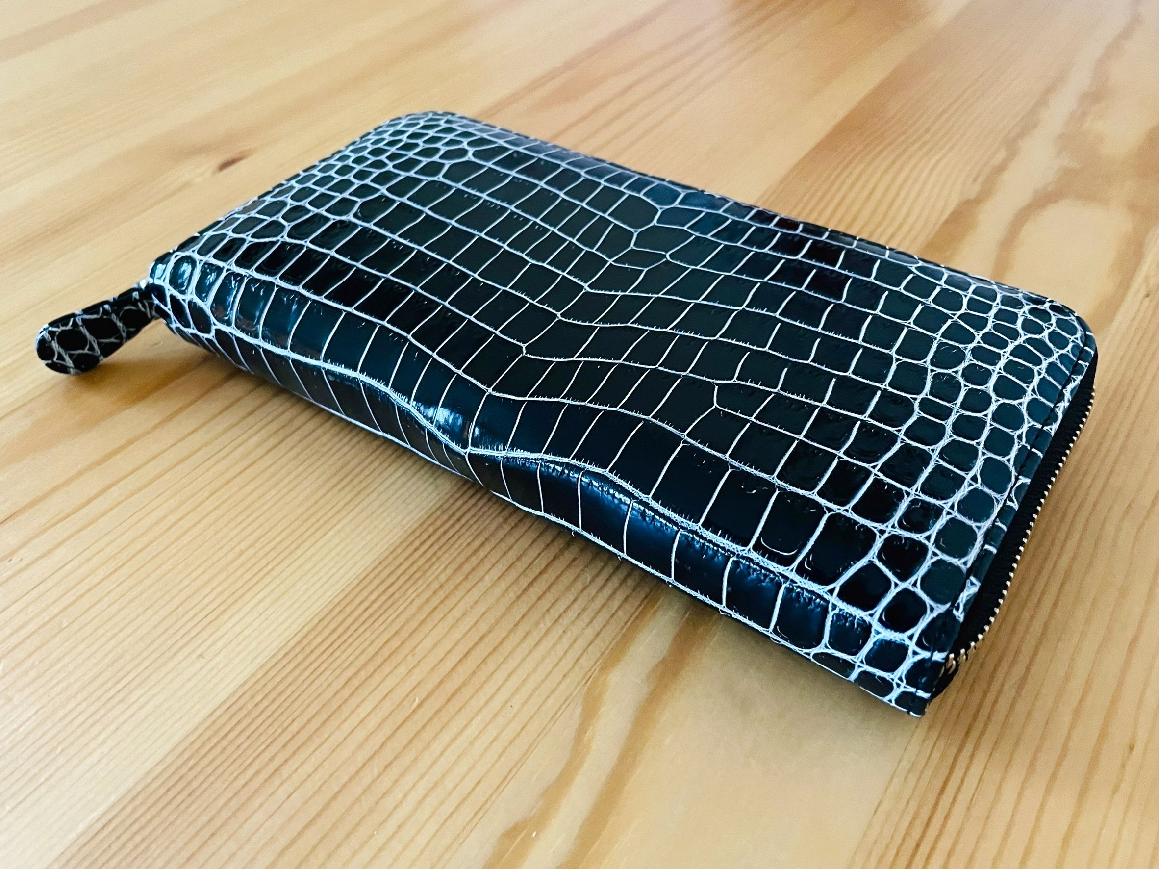 日本の職人が作った　スモールクロコダイル（ポロサス）　ラウンドファスナーウォレット　ブラックシルバー　送料無料