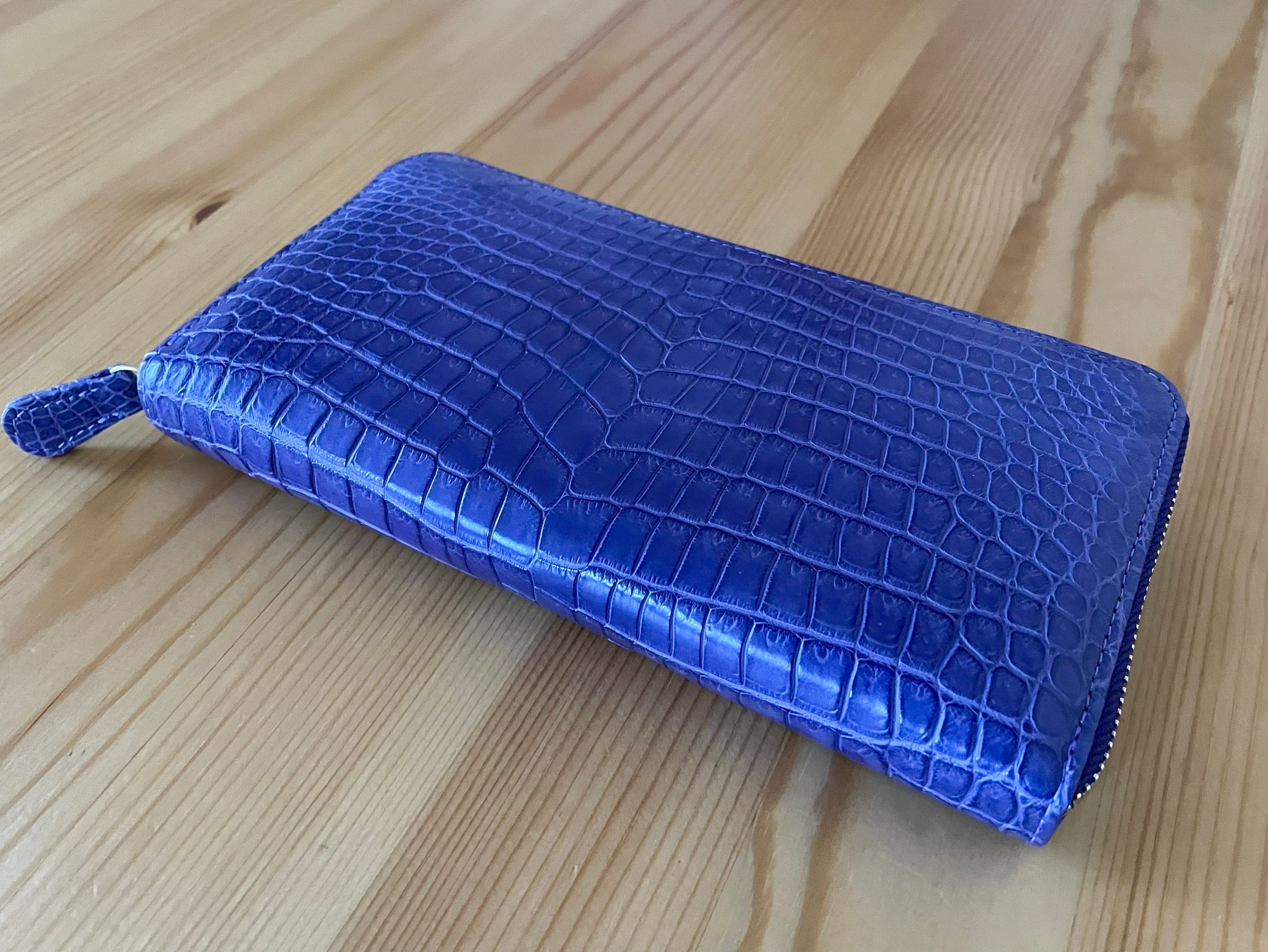日本の職人が作った　スモールクロコダイル（ポロサス）　ラウンドファスナーウォレット　バイオレット　送料無料