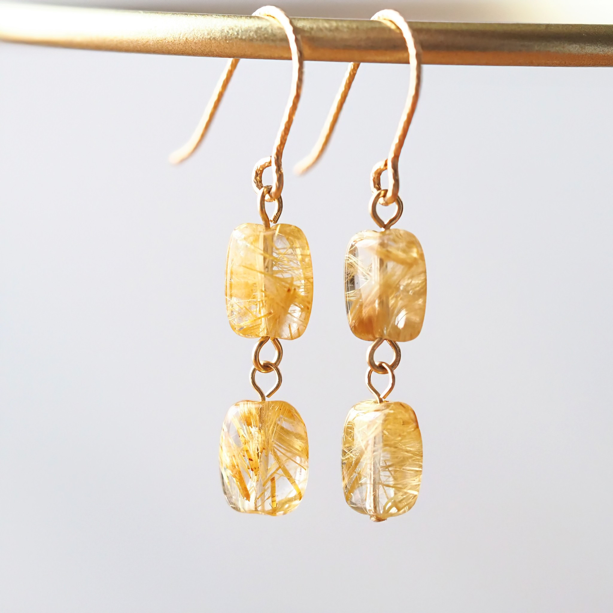 《ルチルクォーツの2連ピアス》