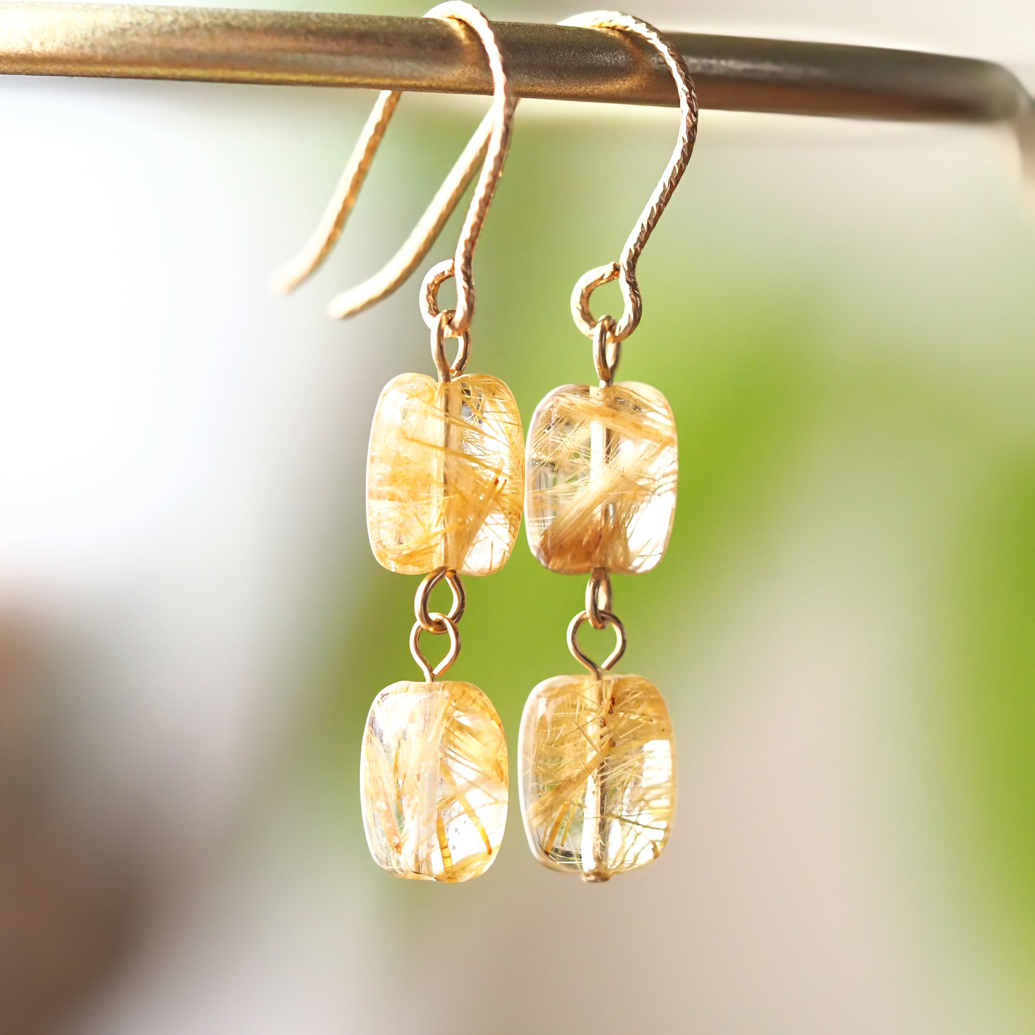 《ルチルクォーツの2連ピアス》