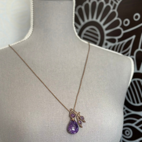 紫彩』チャロアイトとピンクスーパーセブンアメジストのマクラメ