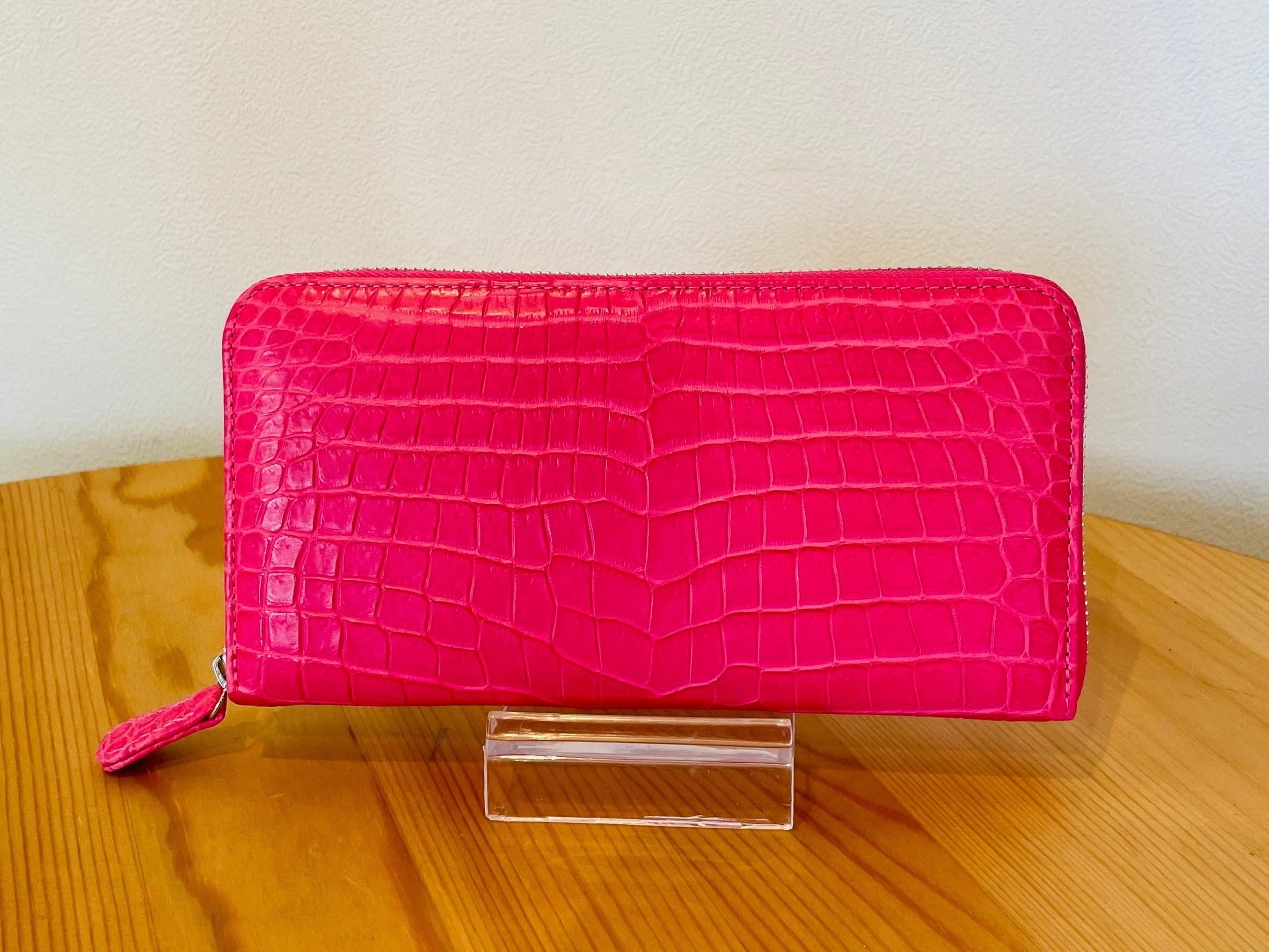 日本の職人が作った　スモールクロコダイル（ポロサス）　ラウンドファスナーウォレット　ブライトピンク　送料無料