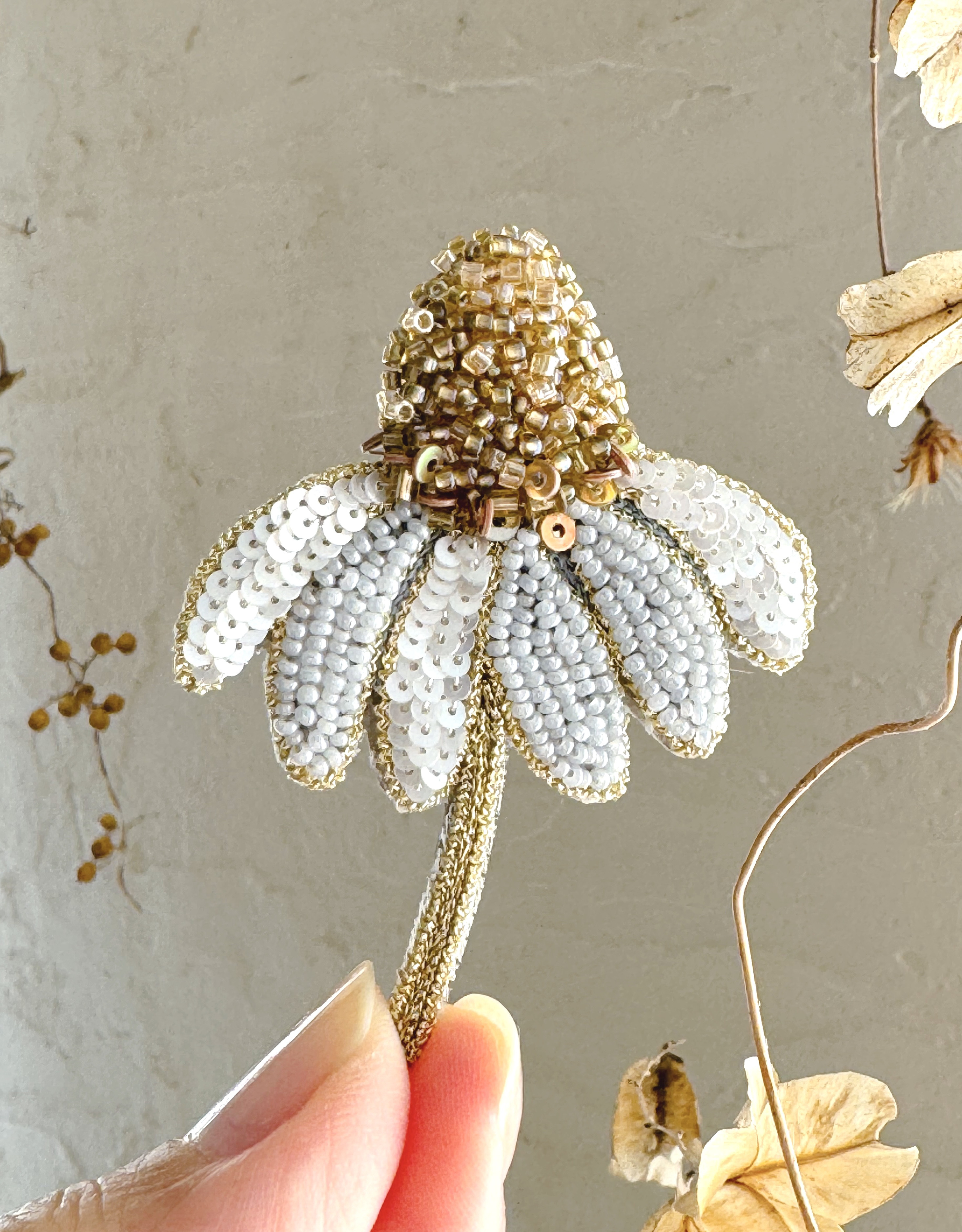 エキナセアブローチ no.1 オートクチュールビーズ刺繍 ブローチ