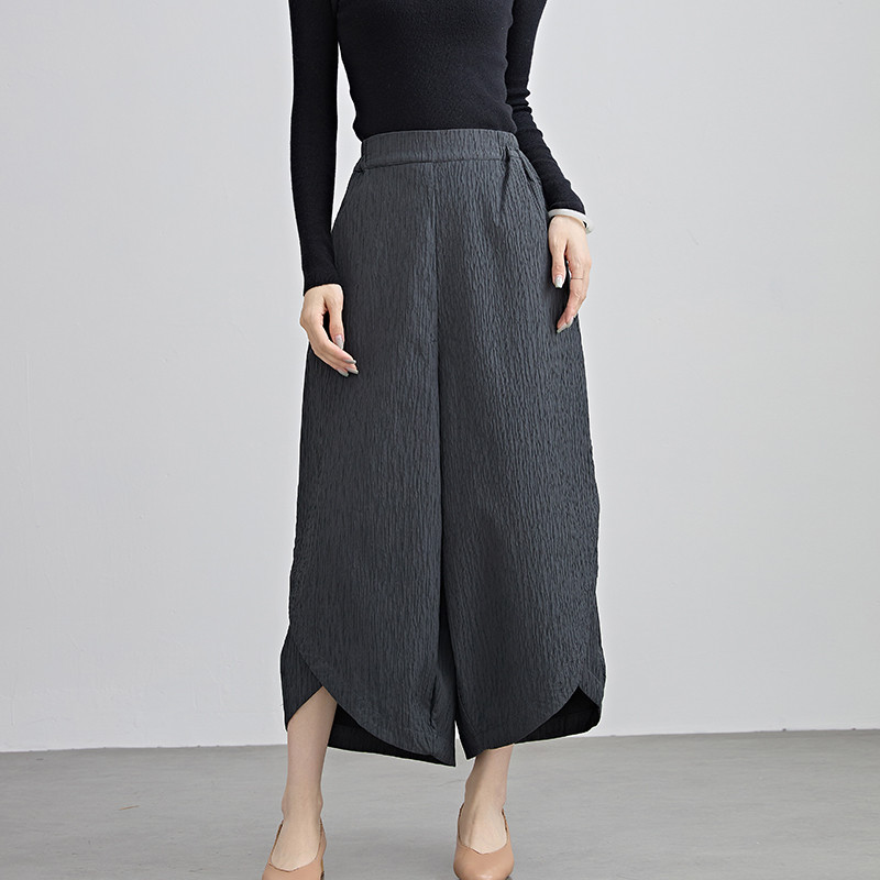 花びらような裾の重なりが美しい♪楊柳ワイドパンツ ダークグレー