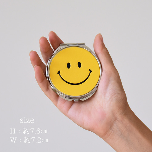 スマイル コンパクトミラー 本革 シルバー レザー 拡大鏡 両面ミラー