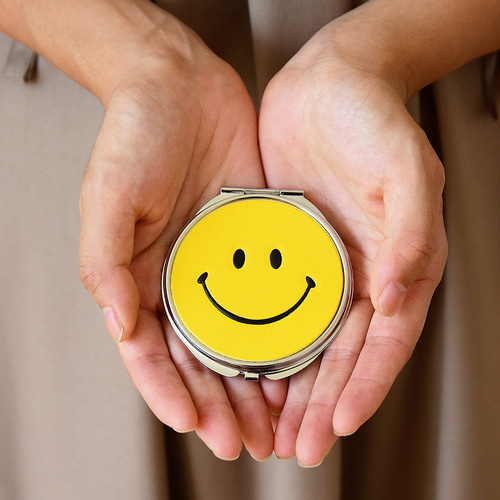 スマイル コンパクトミラー 本革 シルバー レザー 拡大鏡 両面ミラー