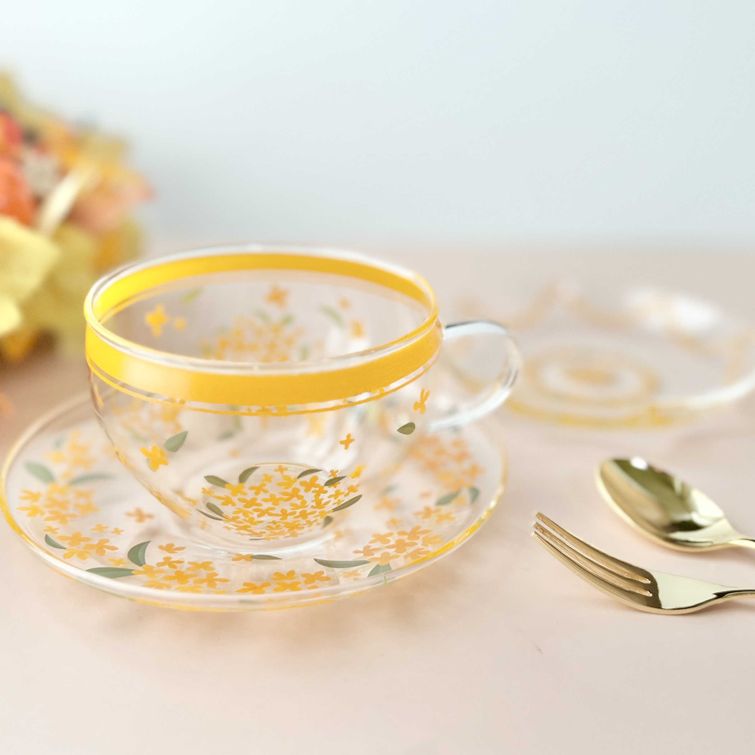 秋模様 お皿とカップのセット 秋の紅葉デザイン陶器ティーセット カップ