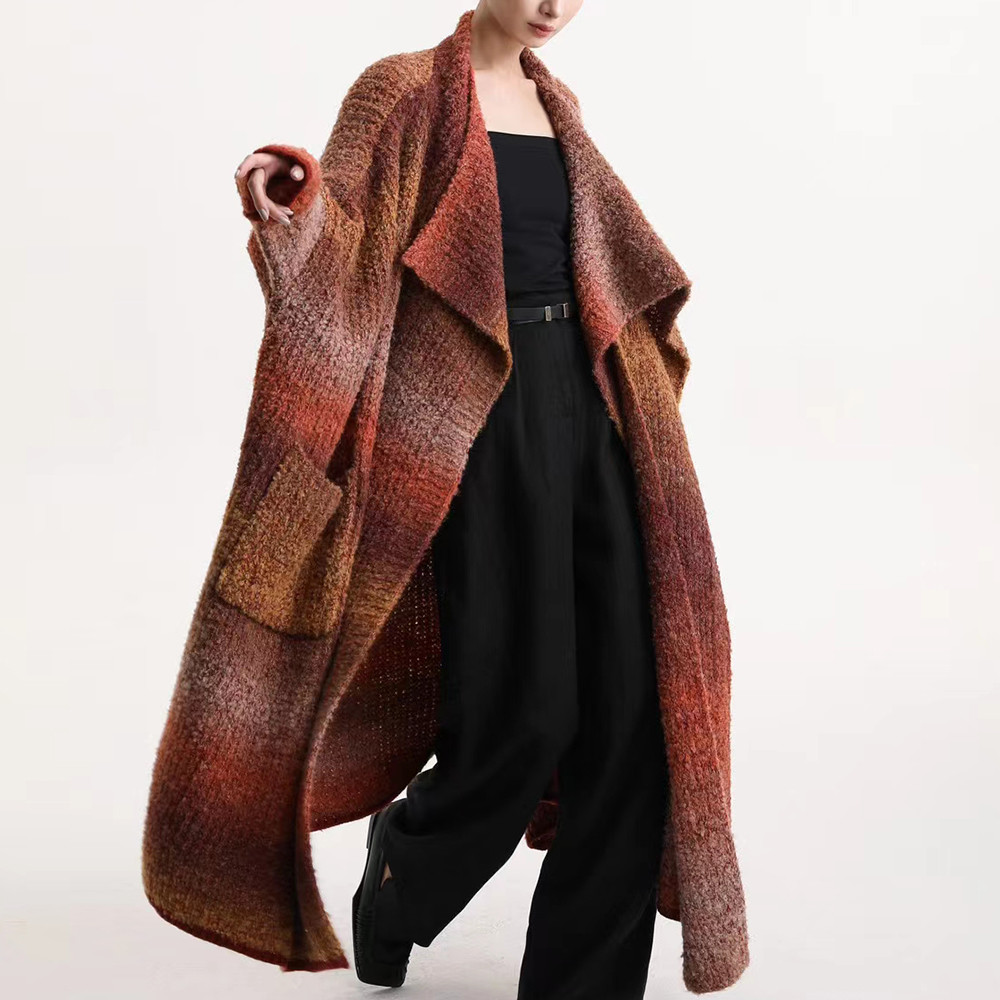 あたたかいのにムレにくい羽織り心地♪暖色グラデーションニットコート