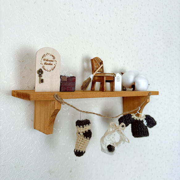 ナチュラル小物の壁掛けシェルフ 2枚目の画像