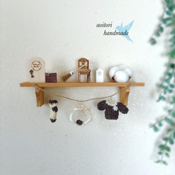 ナチュラル小物の壁掛けシェルフ 1枚目の画像