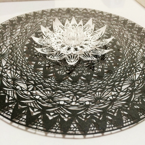 曼荼羅の立体切り絵アート 蓮 ／ボックスフレーム入り 切り絵