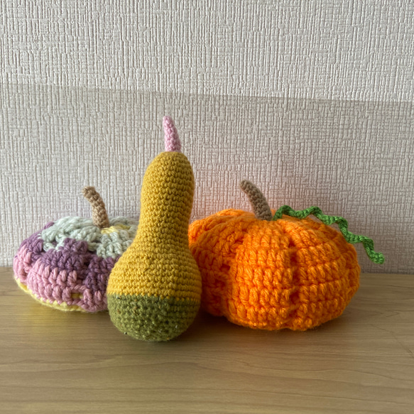ハロウィンかぼちゃ編みぐるみ3つセット 2枚目の画像