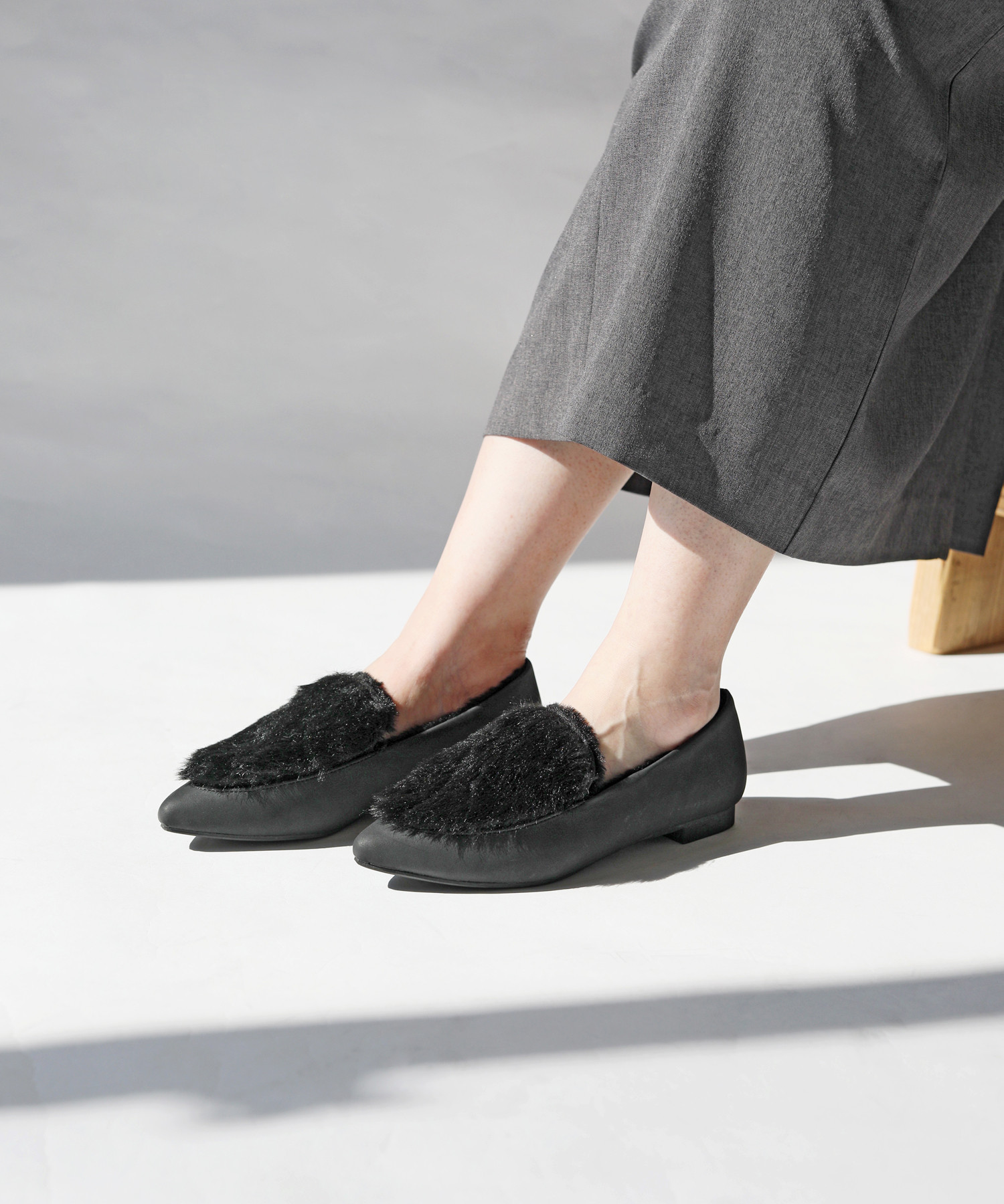 履きやすく暖かい！！美シルエットのポインテッドトゥ×あったか内ファー付き秋冬パンプス♪【S/M/L/LL】