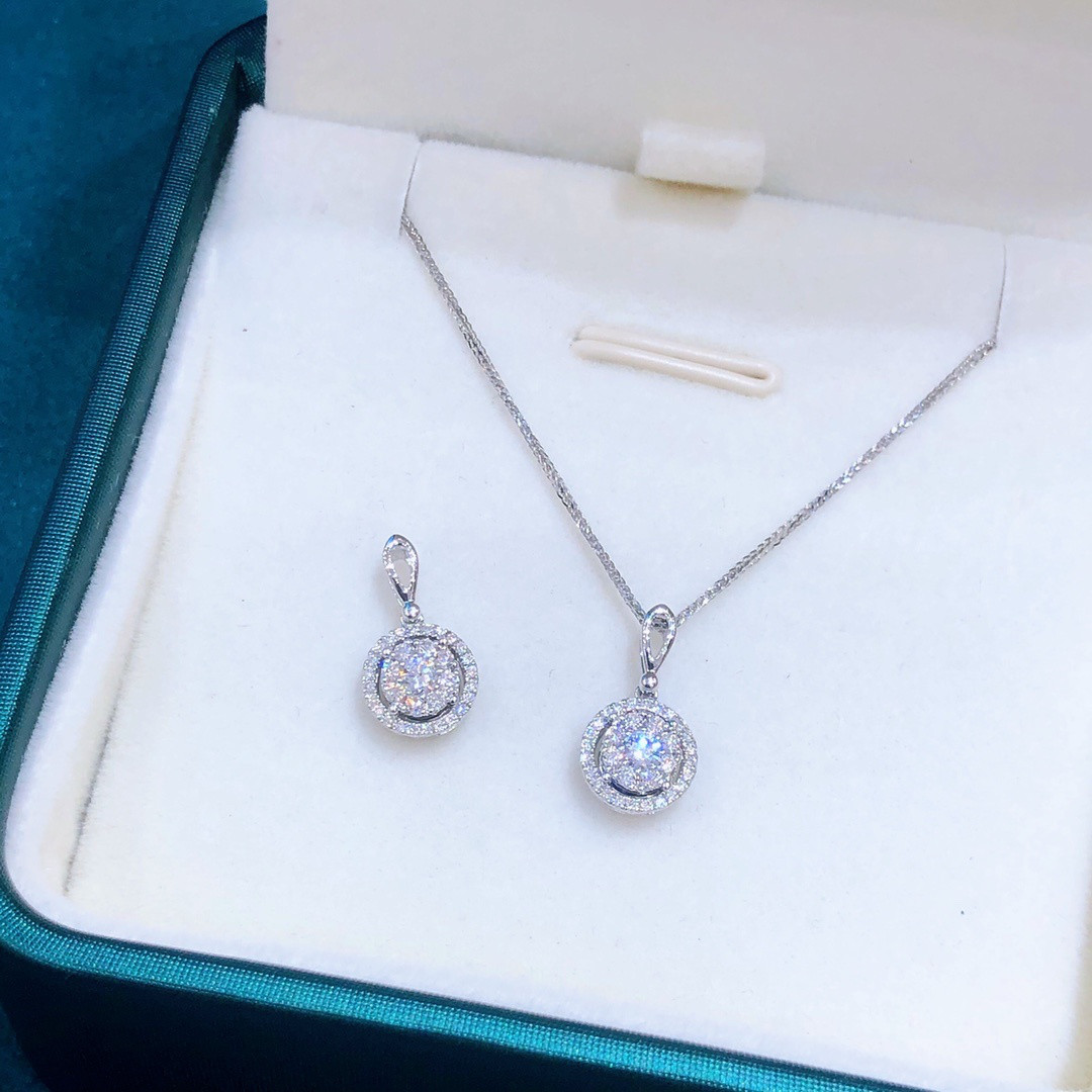 天然ダイヤモンドペンダントk18