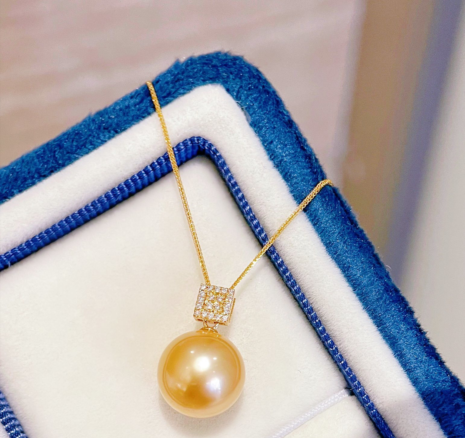 【高級】南洋真珠　ダイヤモンド付きペンダントk18