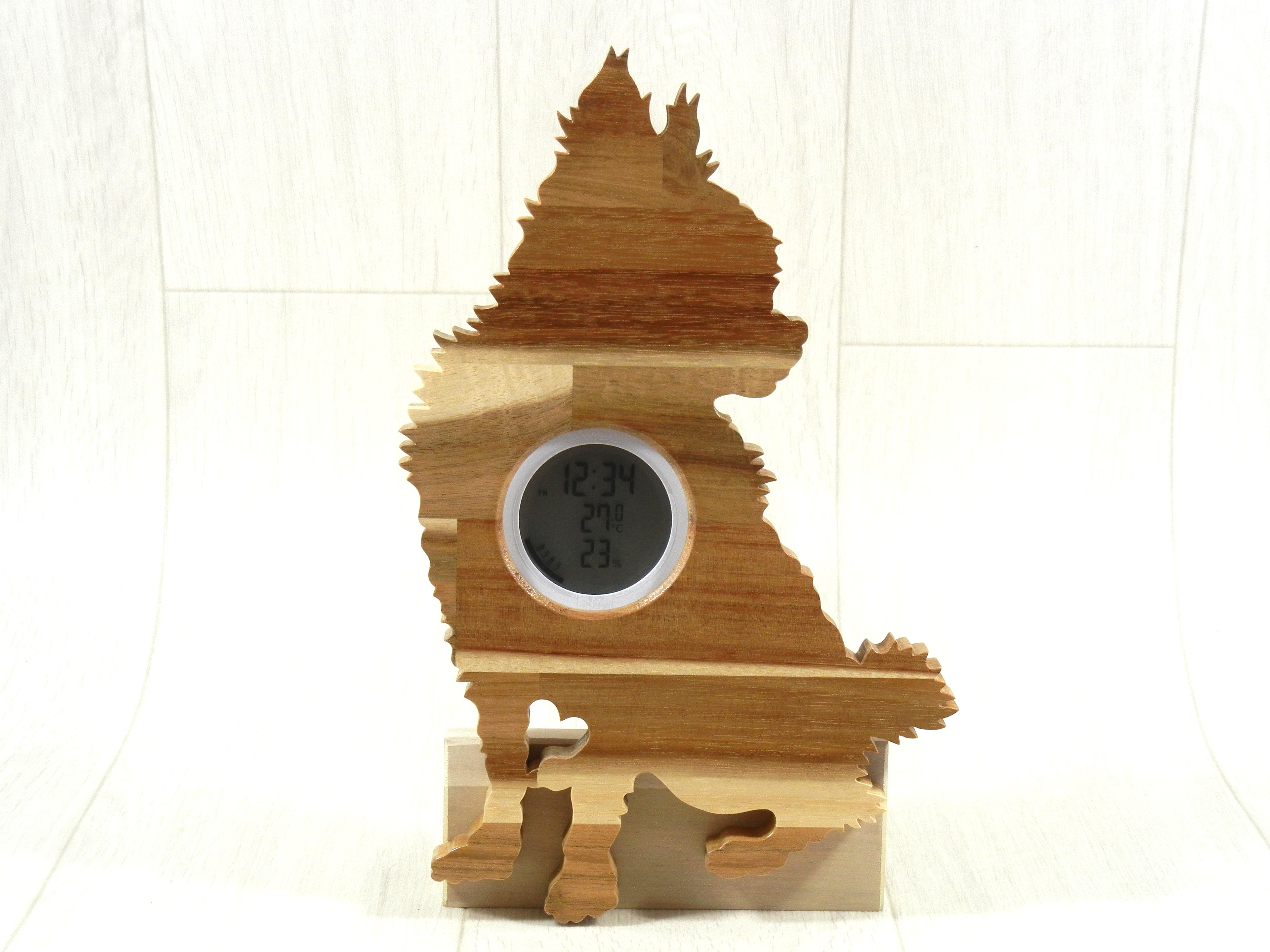 デジタル温・湿度計（時計付）チワワ（ロングコート）（座り）No.3【木製（アカシア集成材）】（置き・掛け兼用）