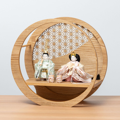 ことの豆立ひな（3MK-0000）（このは）月型飾台 麻の葉｜コンパクトな
