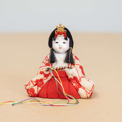 ことの木目込人形（3KU-0000）（うめ） 円形重ね麻の葉玉台