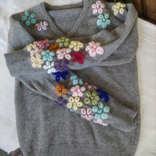 手刺繍セーター 一点物 ニット・セーター ワイルドスワン 通販｜Creema  