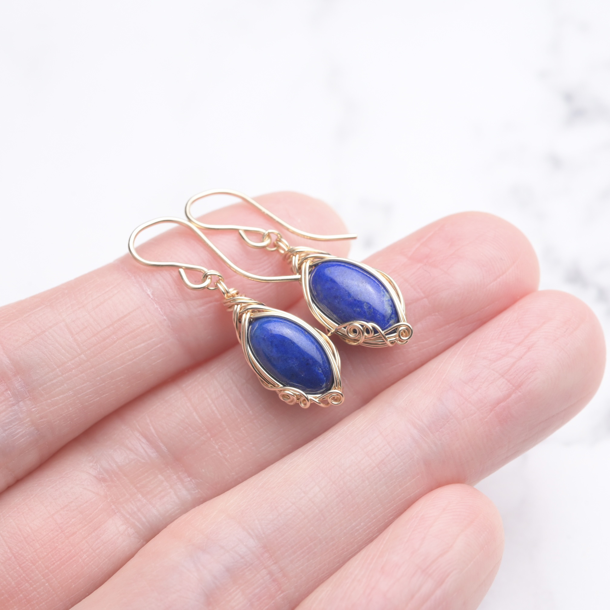 ラピスラズリ ピアス  天然石 ワイヤーラッピング  14kgf 送料無料でお届けします