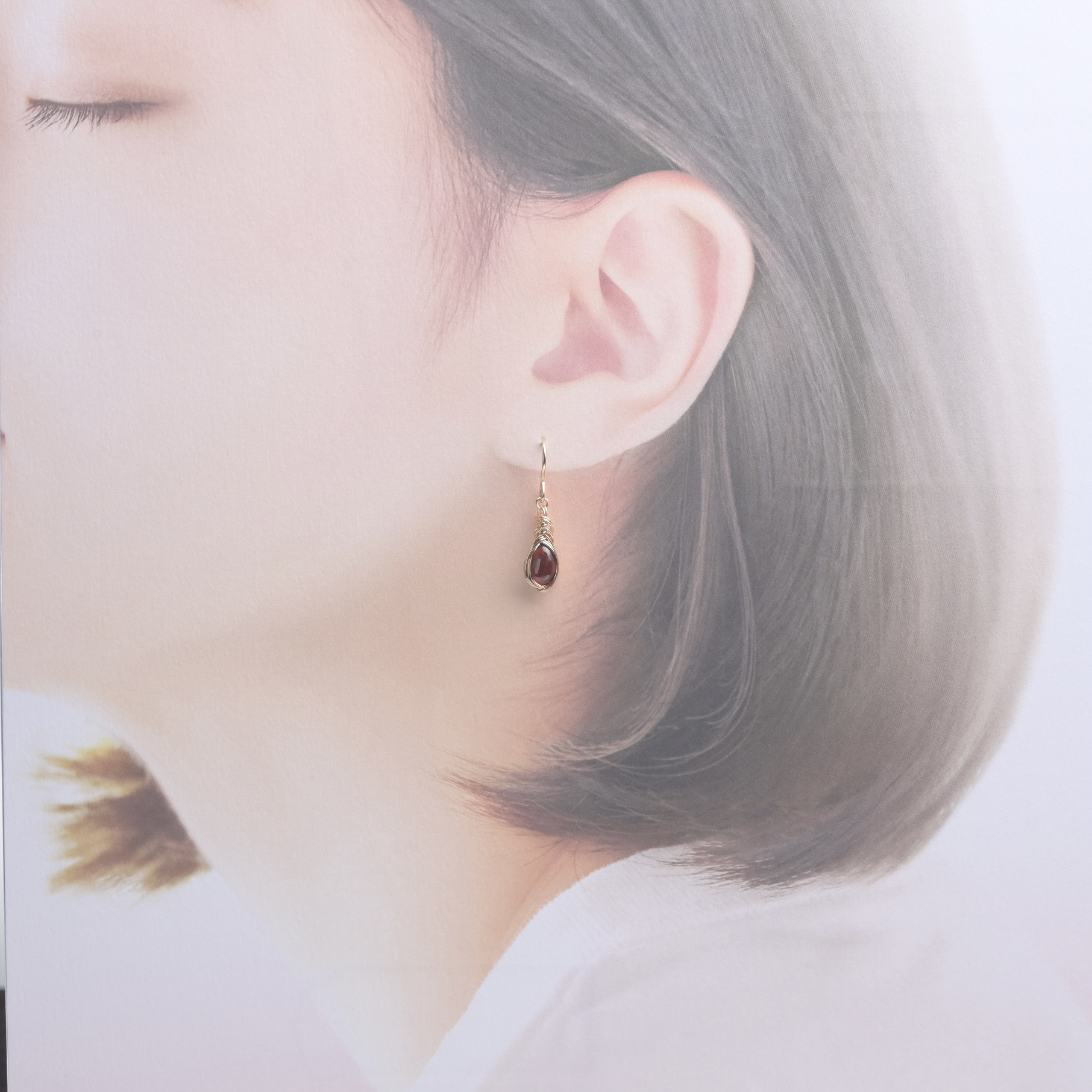 ラピスラズリ ピアス  天然石 ワイヤーラッピング  14kgf 送料無料でお届けします