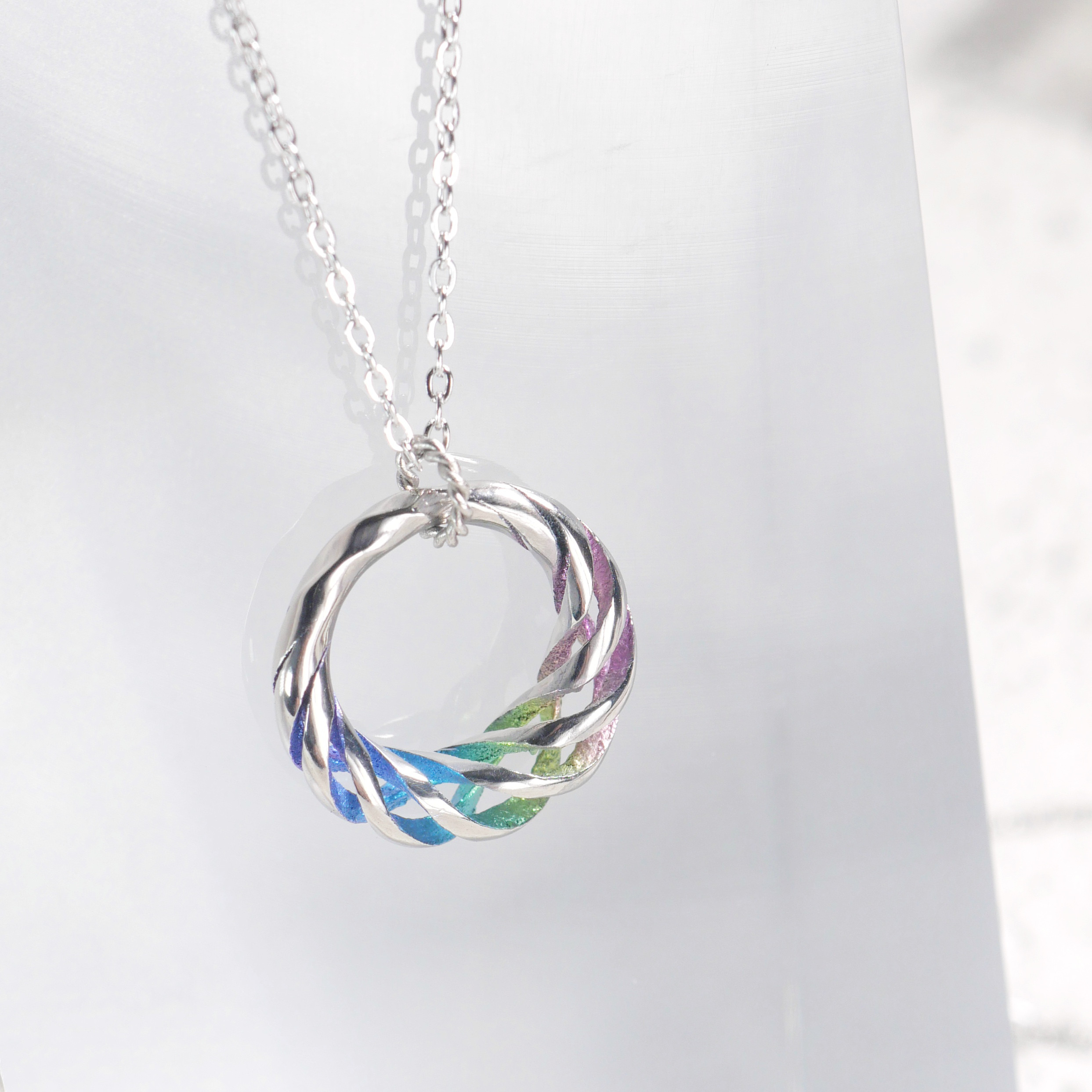 Creema限定　ネックレス　巡る　環　4色グラデーション