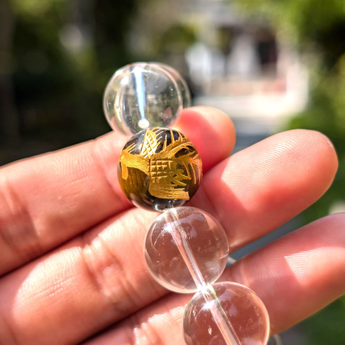 運命が好転する!金彫四神獣 タイガーアイ 本水晶 クリスタル ブレスレット 16ミリ 天然石 お守り効果 贈り物 京海堂 ブレスレット・バングル(メンズ) moo..jee 神秘のエネルギーを 通販|Creema(クリーマ) 18327900 運命が好転する!金彫四神獣 タイガーアイ 本水晶 クリスタル ブレスレット 16ミリ 天然石 お守り効果 贈り物 京海堂 ブレスレット・バングル(メンズ) moo..jee 神秘のエネルギーを 通販|Creema(クリーマ) 18327900