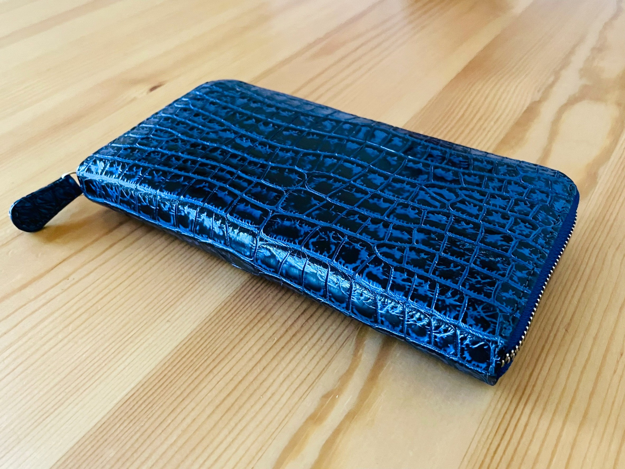 日本の職人が作った　スモールクロコダイル（ポロサス）　ラウンドファスナーウォレット　パールブルー　送料無料 110,000円