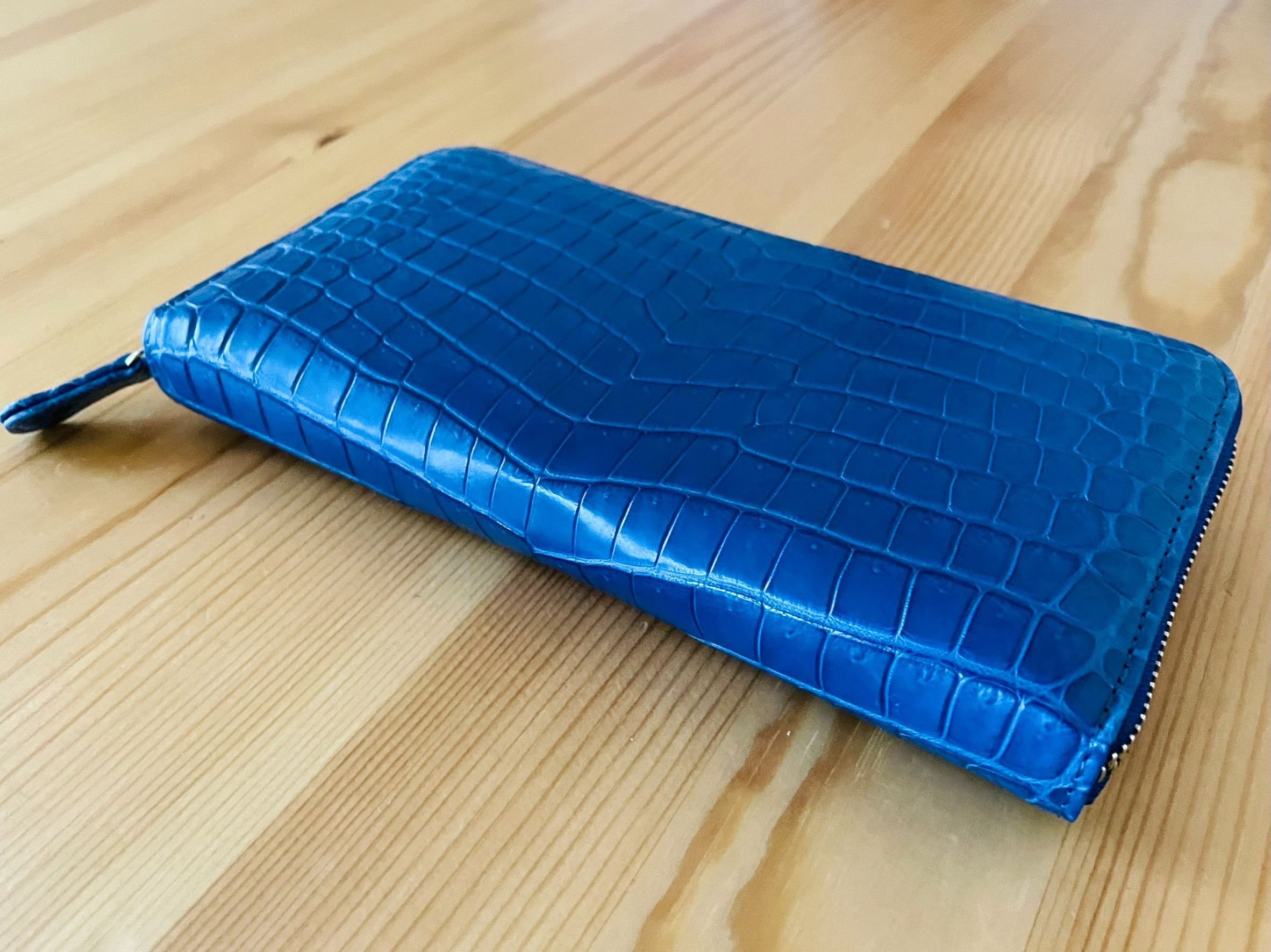 日本の職人が作った　スモールクロコダイル（ポロサス）　ラウンドファスナーウォレット　ロイヤルブルー　送料無料